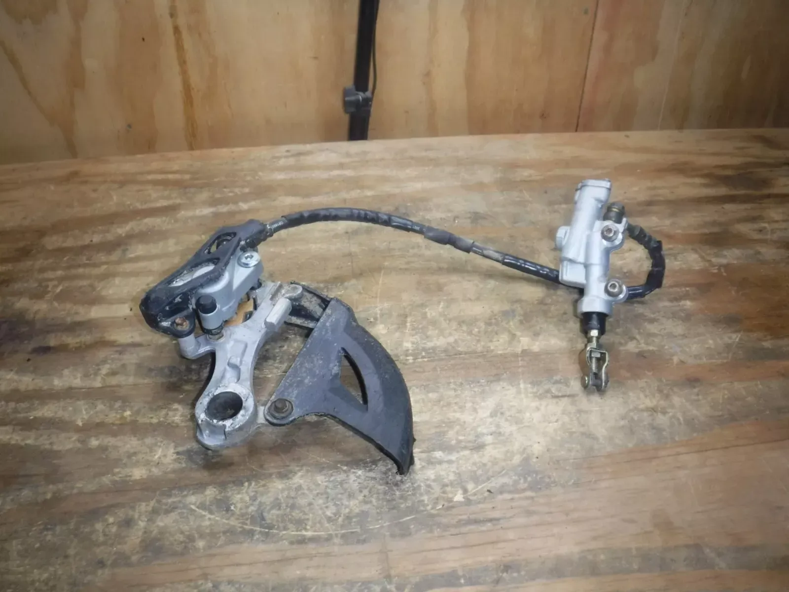 2014 Yz250f Rear Brake Assembly Caliper Pads Mastercylinder 2015 2016 2017 2018