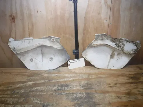 2004 Yz250 (M3#1) Yamaha Left Right Rear Number Plate Plastics Fender Shroud