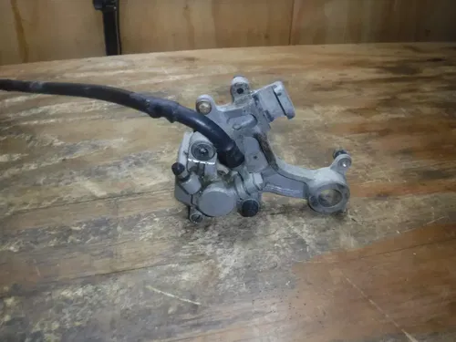 2001 Rm125 Rear Brake Assembly Caliper Pads Mastercylinder Line