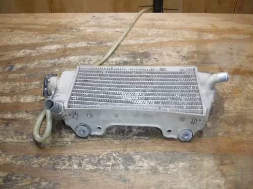 2007 CRF450r Honda Right Side Rad Radiator Fins Honeycomb Coolant Water Pressure