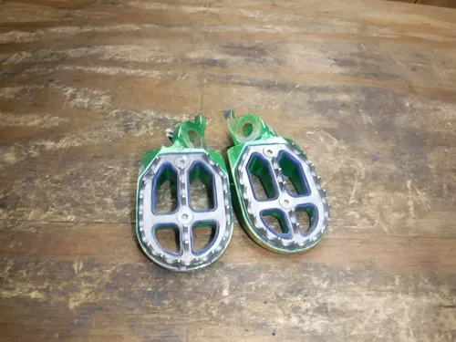2012 Kx250f (A) Foot Pegs Peg Foot Rests Frame Fittings