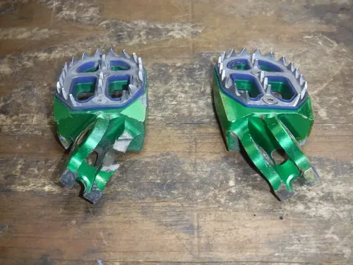2012 Kx250f (A) Foot Pegs Peg Foot Rests Frame Fittings