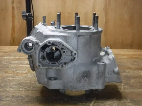 2000 Rm250 Top End Jug Cylinder Engine Motor Head (NEEDS WORK)