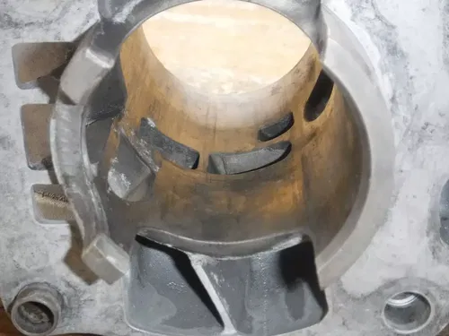 2000 Rm250 Top End Jug Cylinder Engine Motor Head (NEEDS WORK)