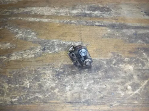 1991 Cr250 (A) Front Brake Line Holder