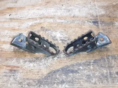TTR225 Foot Rests Pegs Frame Fittings Boot Controls 2001