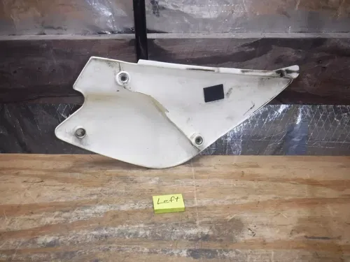 2000 Kx100 Kawasaki Left Side Rear Number Plate Plastics Plastic Body White