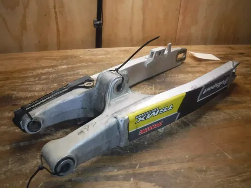 2001 Rm250 (A) Swing Arm Swingarm Suspension Rear Arm