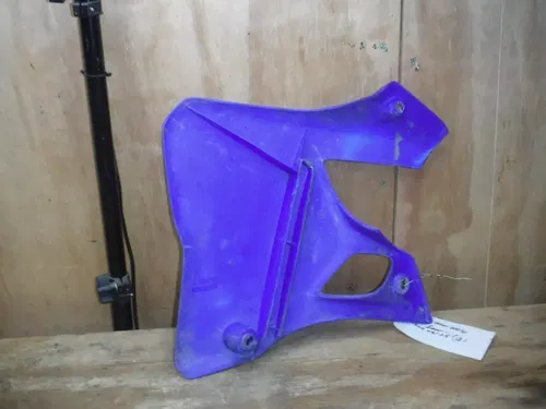 2000 Yz125 (B) Front Right Side Plastics Shroud Blue Body Tank