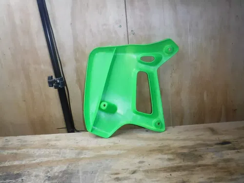 1990 KDX200 Kawasaki Front Right Side Plastics Shroud Green Body Tank