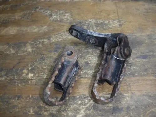 1996 Ds80 Foot Rests Pegs Frame Fittings Boot Pedal
