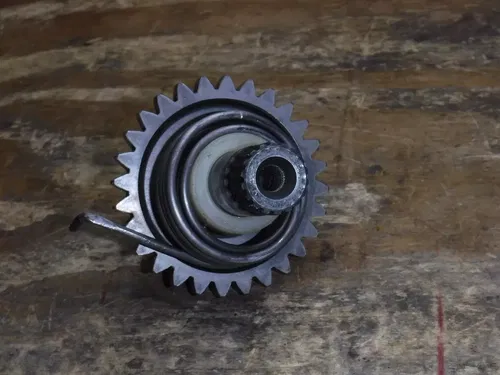 2004 Rm250 Kick Start Shaft Kicker Drive Gear Assembly