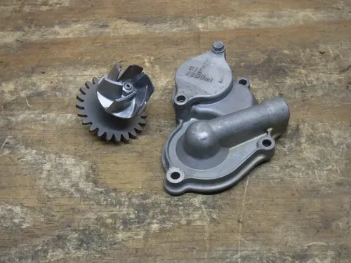 2013 RMZ450 A Water Pump Cover Impeller 2008 2009 2010 2011 2012 2014 2015 2016