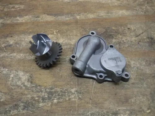 2013 RMZ450 A Water Pump Cover Impeller 2008 2009 2010 2011 2012 2014 2015 2016