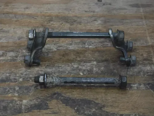 2005 Yz250f Bottom End Motor Mounting Bracket Mounting Bolts