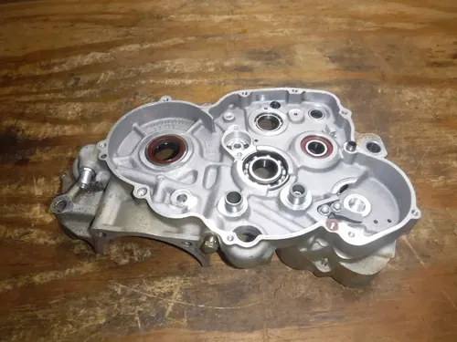 2000 KTM 400 EXC Right Side Crankcase Crank Case Kicker Side
