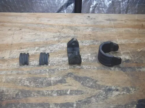 2005 Yz250f (A) Frame Rubber Strap Gas Tank Pads Damper