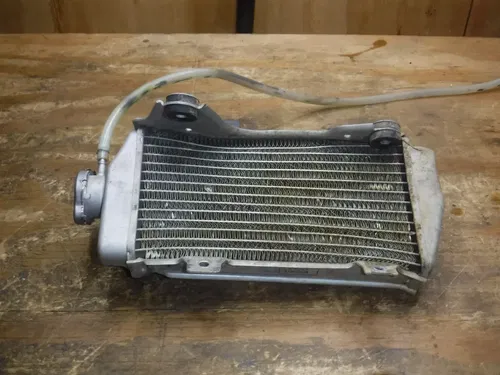 2015 Crf250r (A) OEM  Right Side Rad Radiator Coolant Hoses Pipe Fill