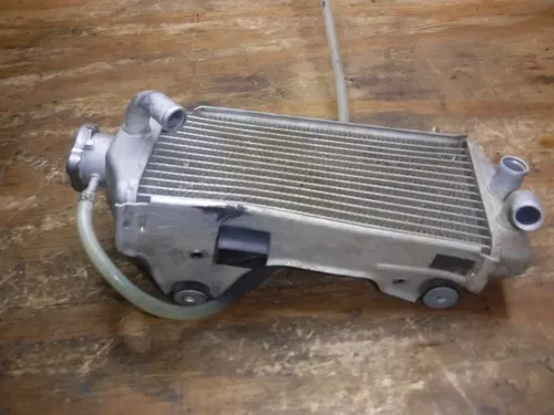 2015 Crf250r (A) OEM  Right Side Rad Radiator Coolant Hoses Pipe Fill