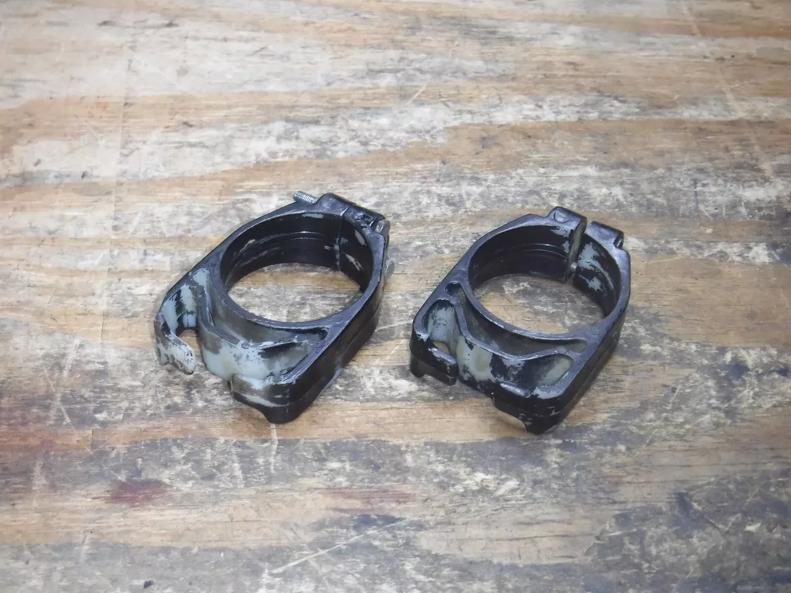 1993 Kx125  Forks Front Fork Guard Clamps Plastic Guides Brake Line