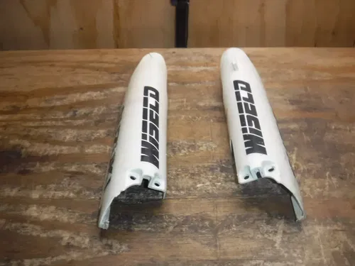 2009 RMZ450 Front Forks Tubes Legs Guards Plastic Fender