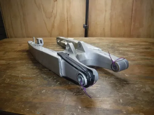 2010 RMZ250 Swing Arm Swingarm Suspension Rear Arm 2010 2011 2012 2013