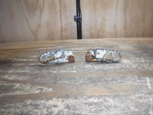 1988 Yz125 Foot Rests Pegs Frame Fittings Boot Pedal
