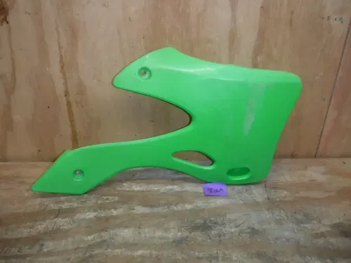2000 KX250 Front Right Tank Shroud OEM 1999 2001 2002 KX 125 250 OEM KAWASAKI