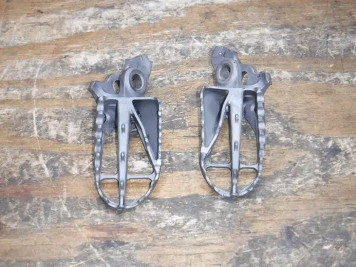 2002 CRF450R Foot Rests Pegs Frame Fittings Boot Pedal