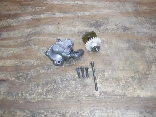 1993 Yz250 Yz 250 Water Pump Impeller Cover Assembly 1990 1991 1992 1994 1995