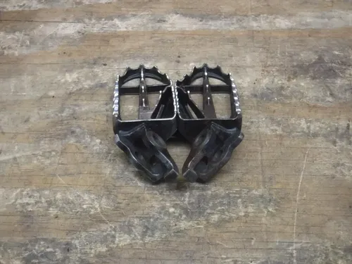 2010 KX250f Foot Pegs 2009 2011 2012 2013 2014 2015 2016 2017 2018 2019 2020 OE