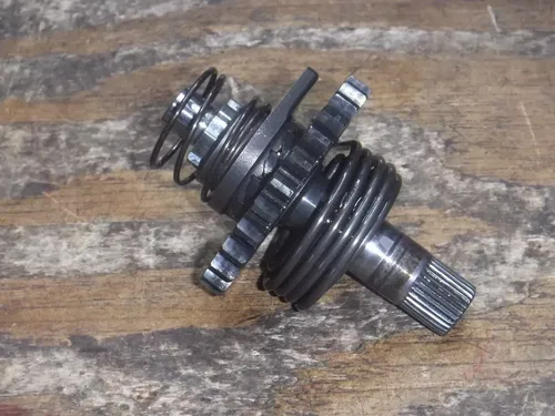 2002 Rm125 (B) Suzuki Kick Start Shaft Kicker Drive Gear Assembly