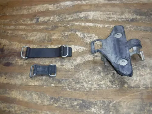 2010 RMZ250 Fuel Tank Strap Gas Tank Damper Frame Fitting