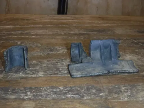 2010 CRF250r (A) Fuel Gas Tank Pads Rubber Damper Frame Fittings