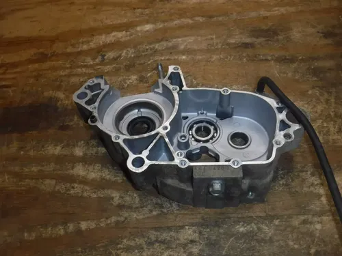 1990 KDX200 (A) Crankcase Right Side Engine 1990 1991 1992 1993 1994 1995