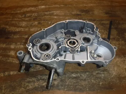1990 KDX200 (A) Crankcase Right Side Engine 1990 1991 1992 1993 1994 1995
