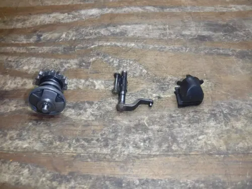 1999 Kx250 (B) Governor Arm Actuator Pivot Power Valve Exhaust Control 1999-2002