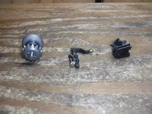 1999 Kx250 (B) Governor Arm Actuator Pivot Power Valve Exhaust Control 1999-2002