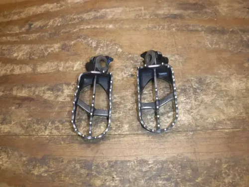 1999 Yz125 Foot Rests Pegs Frame Fittings Boot Pedal 1999 2000 2001 2002 - 2014