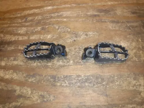 1999 Yz125 Foot Rests Pegs Frame Fittings Boot Pedal 1999 2000 2001 2002 - 2014
