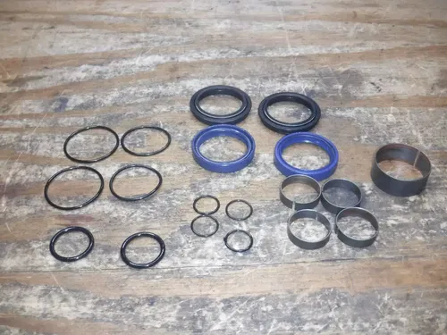 2002 Rm125 (B) Suzuki Incomplete Set Front Fork Seals Parts Front Suspension