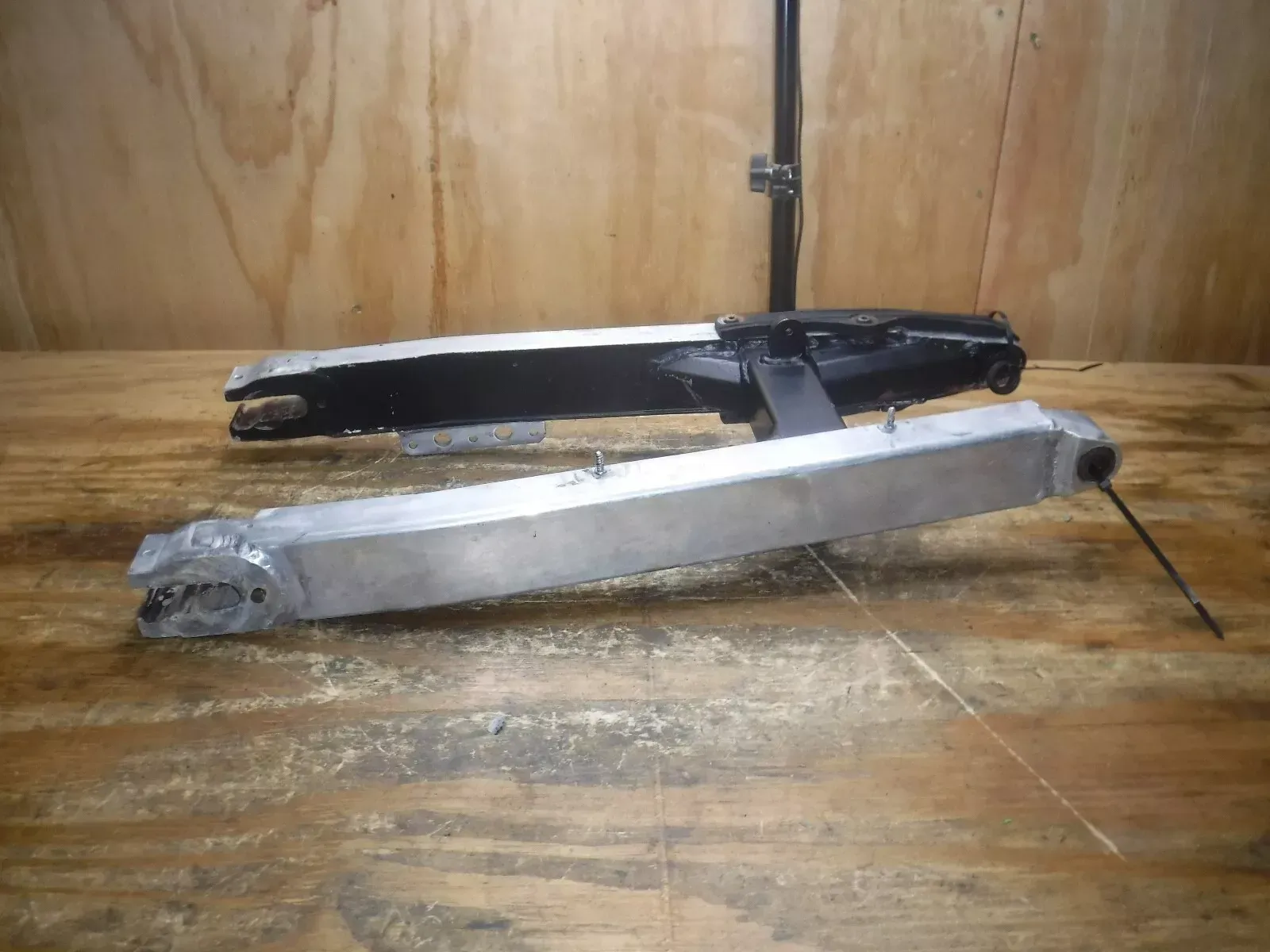 1990 KDX200 Kawasaki Swing Arm Swingarm Suspension Rear Arm