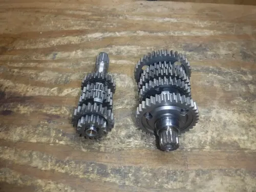 2004 KTM 250 EXC Transmission Gears Gear Box Main Counter Shaft