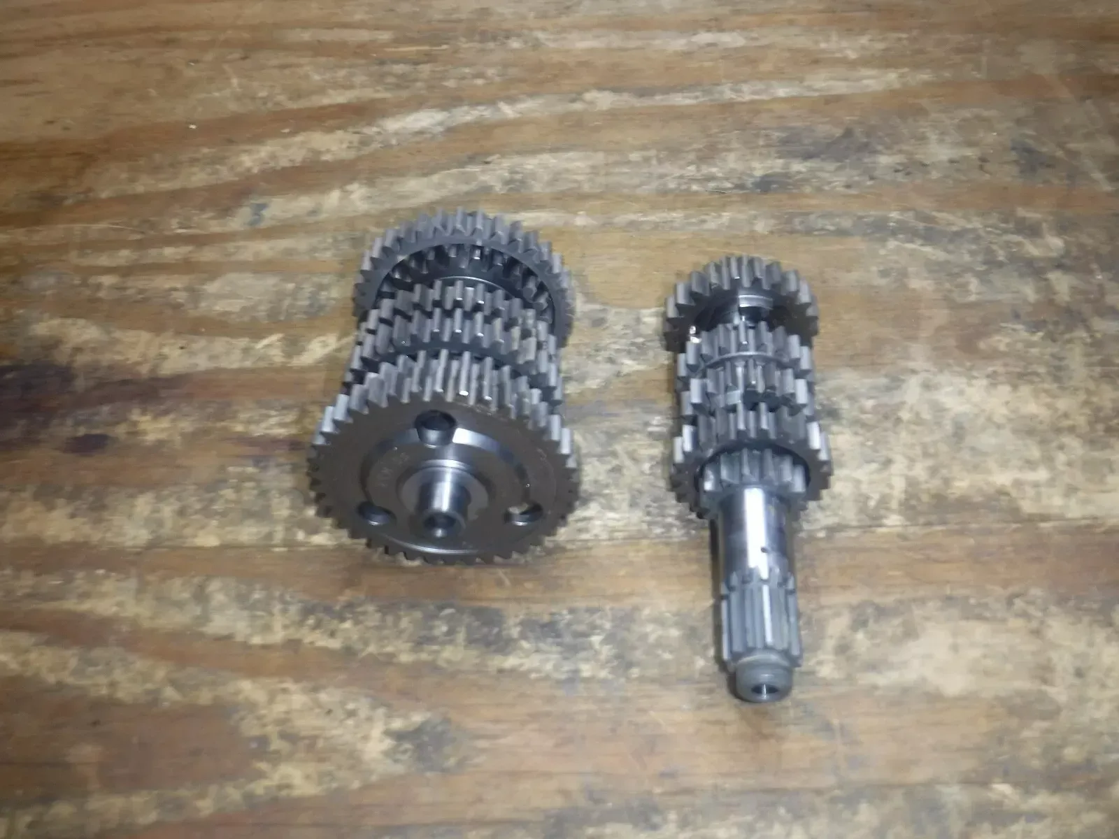 2004 KTM 250 EXC Transmission Gears Gear Box Main Counter Shaft