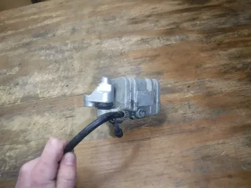 2000 Yz125 (B) Front Brake Assembly Line Caliper Master Cylinder 1998 1999 2000