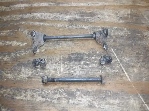 2002 Yz426f Yamaha Motor Mounts Brackets Bolt Bottom Mounting Bolts