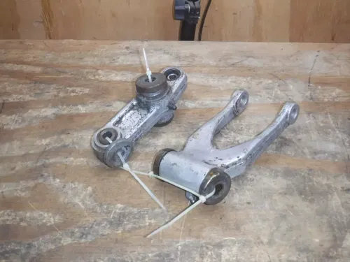 (M2) 1989 Rm250 Rmx250 Rear Shock Linkage Dog Wish Bone 1990 1991 1992 Rmx 250