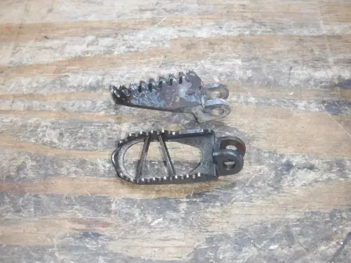 1997 Rm125 Foot Rests Pegs Frame Fittings Boot Pedal