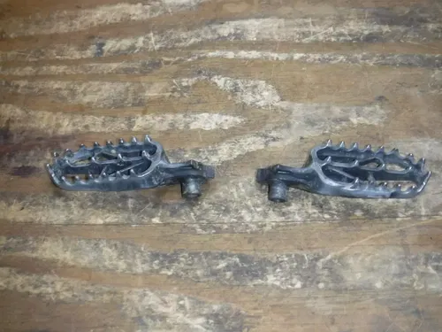 2010 RMZ250 Foot Rests Pegs Frame Fittings Boot Pedal 2010 - 2022