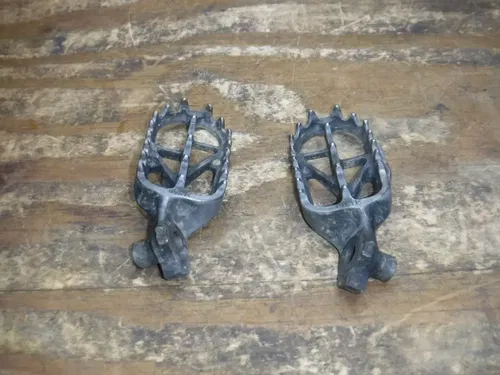2010 RMZ250 Foot Rests Pegs Frame Fittings Boot Pedal 2010 - 2022